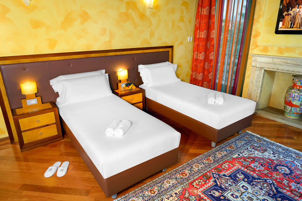 City Centre Rooms And Apartments Верона Екстериор снимка